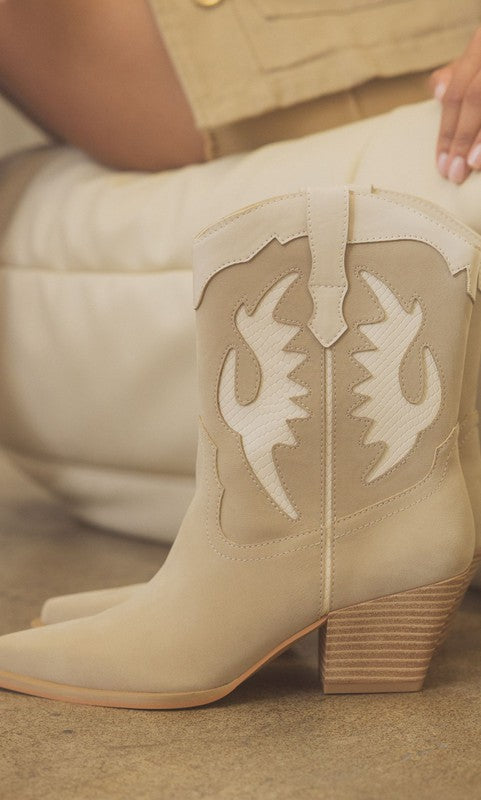 ブーツその他 Ganni SS25 'Western' texas boots (S3110 004) Silver Silver Mid Shaft Embroidered Western Boots | GANNI US