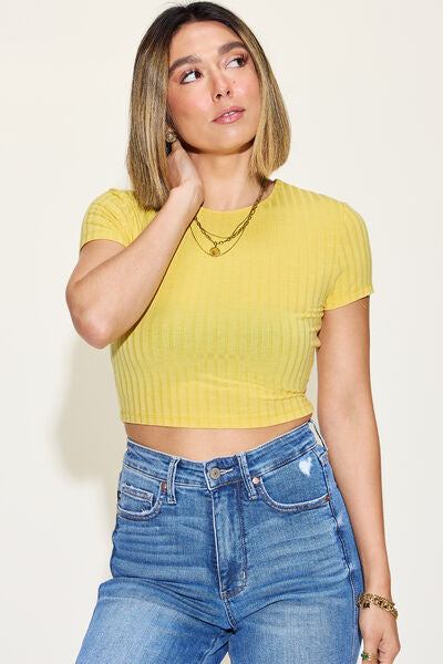 Minimalistic Cropped Ribbed Tee
